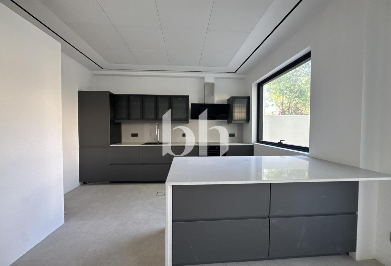 Upgraded | Modern Finish | Close to Pool & Park photo 5