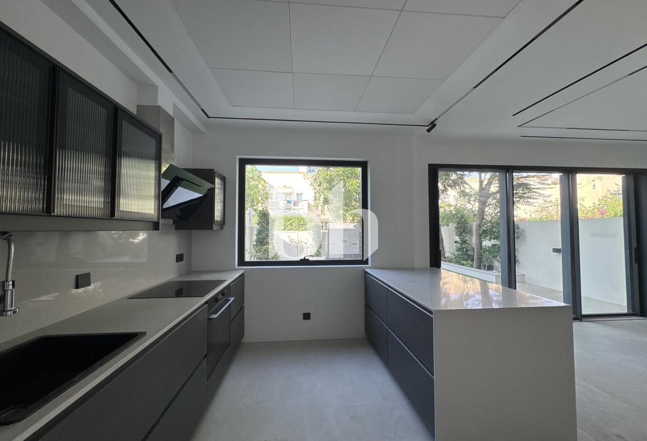 Upgraded | Modern Finish | Close to Pool & Park photo 2