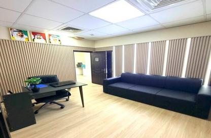 Business Centre - Studio - 4 Bathrooms for rent in Al Shaikh Building 5 - Al Khabaisi - Deira - Dubai