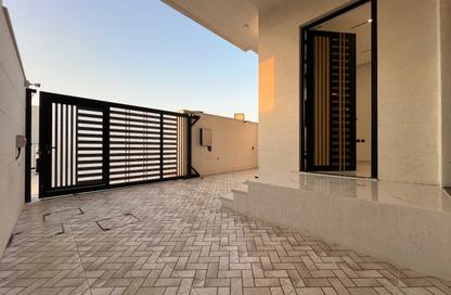 Villa - 4 - 6 for sale in Al Zaheya Gardens - Al Zahya - Ajman