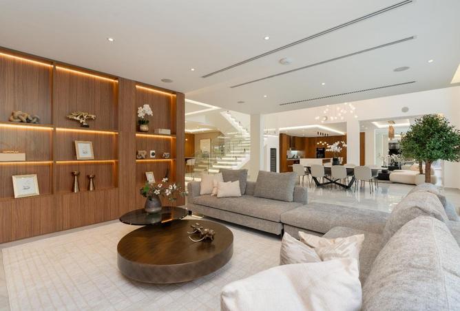 High-End Four-Bedroom Villa in Jumeirah Islands