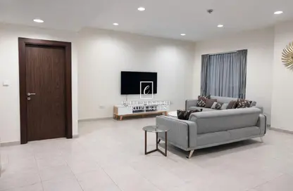 Apartment - 2 Bedrooms - 3 Bathrooms for rent in West Heights 4 - Business Bay - Dubai