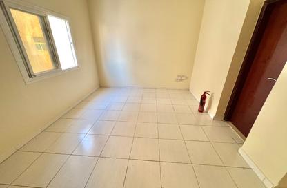 Apartment - Studio - 1 for rent in Muwailih Building - Muwaileh - Sharjah