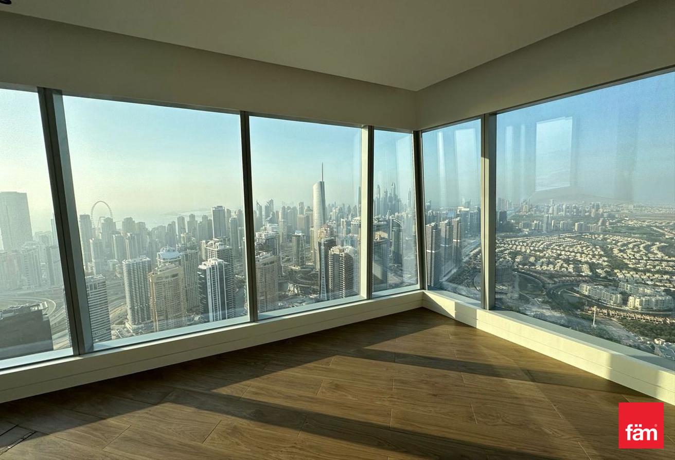 Panoramic Views | Lux Living On The Top photo 4
