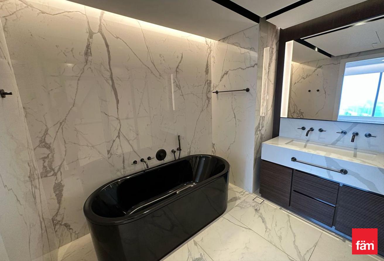 Panoramic Views | Lux Living On The Top photo 14