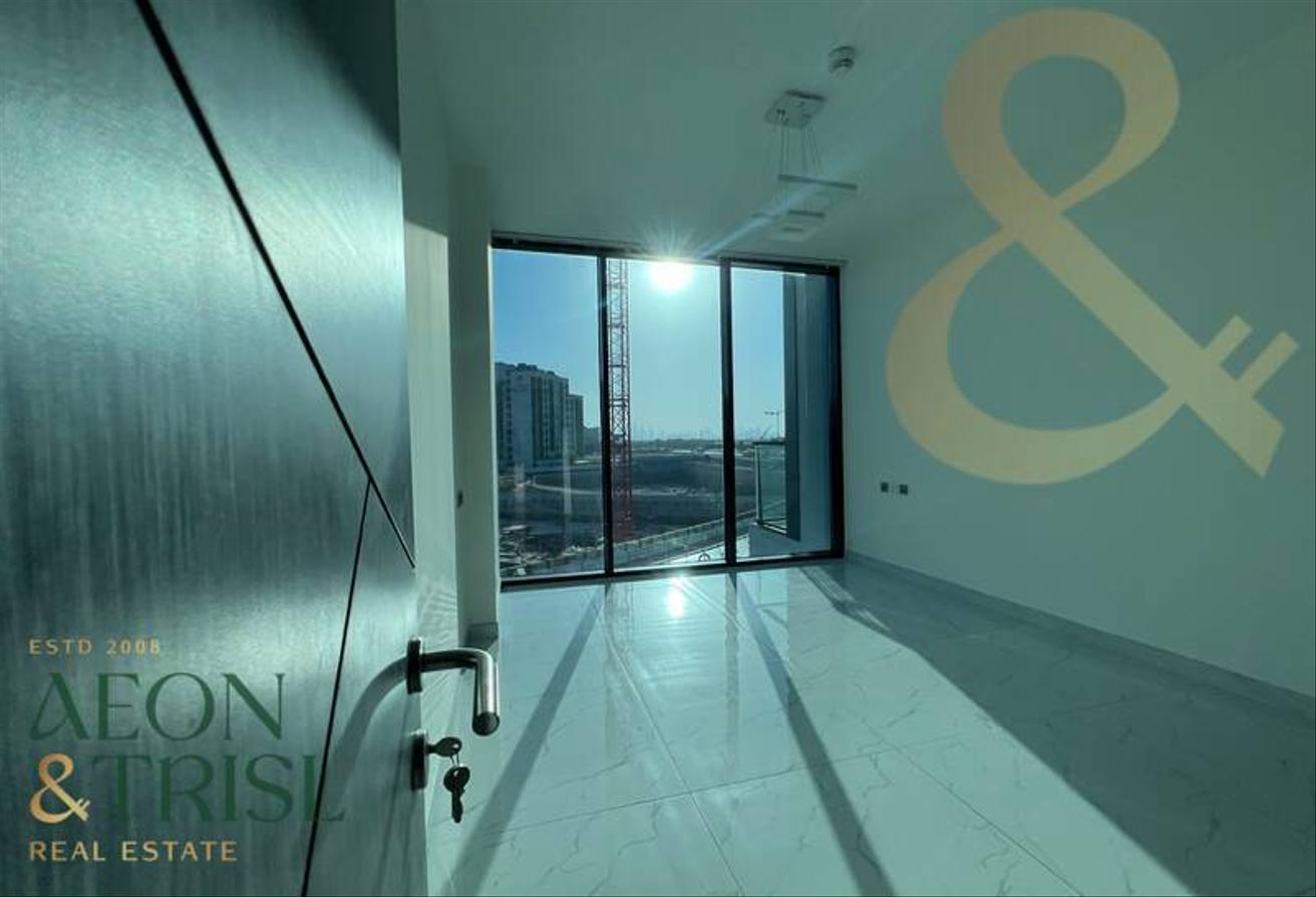 Private Pool | Unfurnished | Spacious Unit photo 5