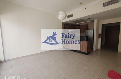 Apartment - Studio - 1 for rent in Burj Al Nujoom - Downtown Dubai - Dubai