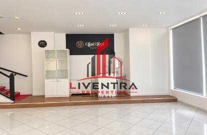 Shop - Studio for rent in Al Muraqqabat - Deira - Dubai