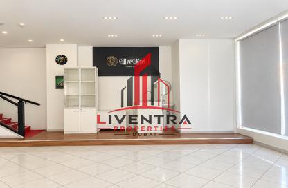 Shop - Studio for rent in Al Muraqqabat - Deira - Dubai