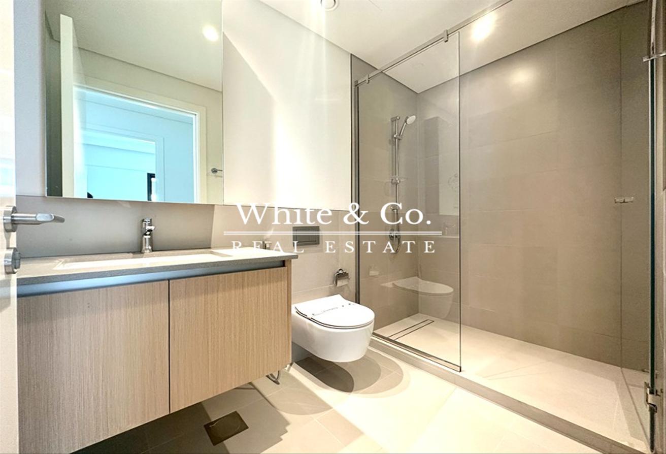 Pool View|Corner Unit |Available September photo 6