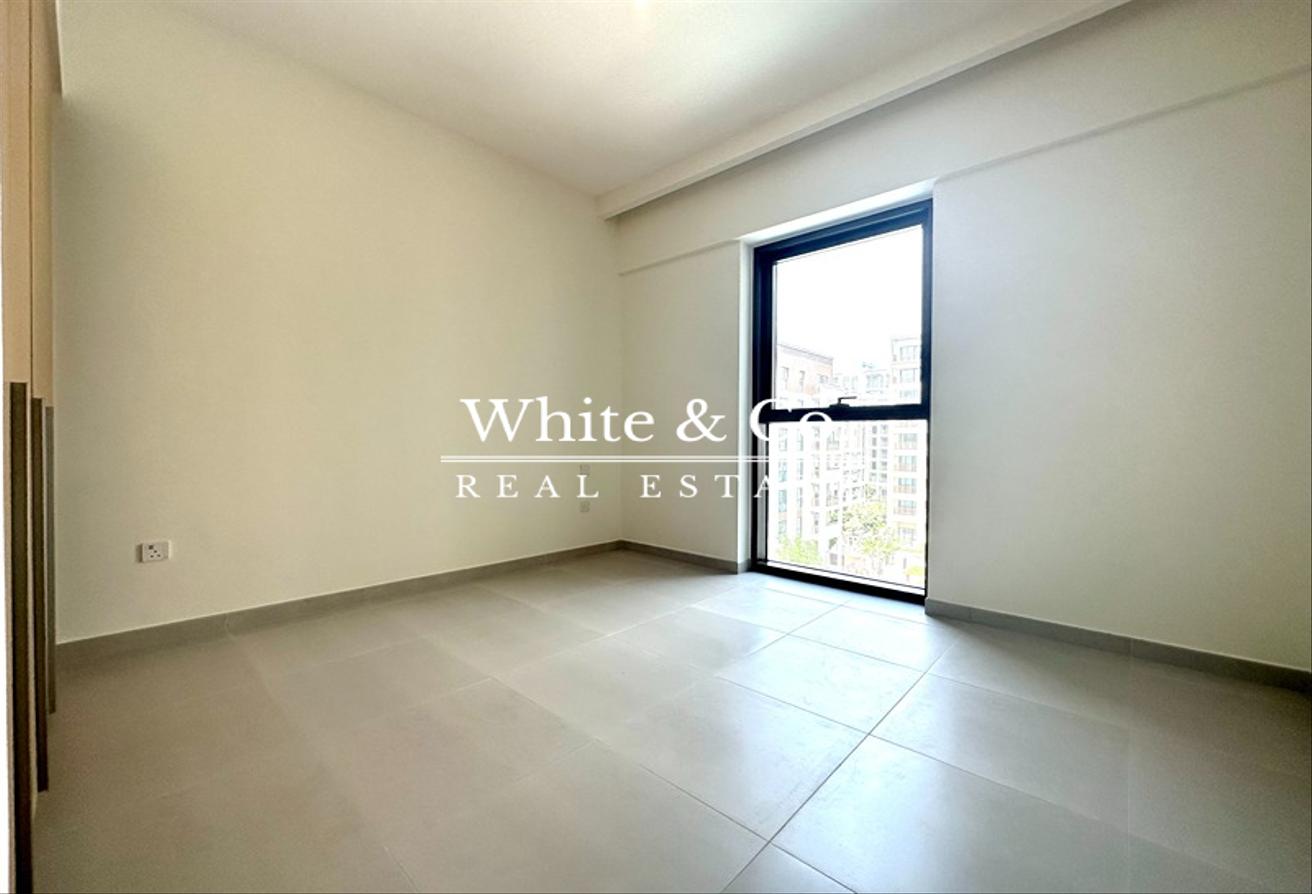 Pool View|Corner Unit |Available September photo 7