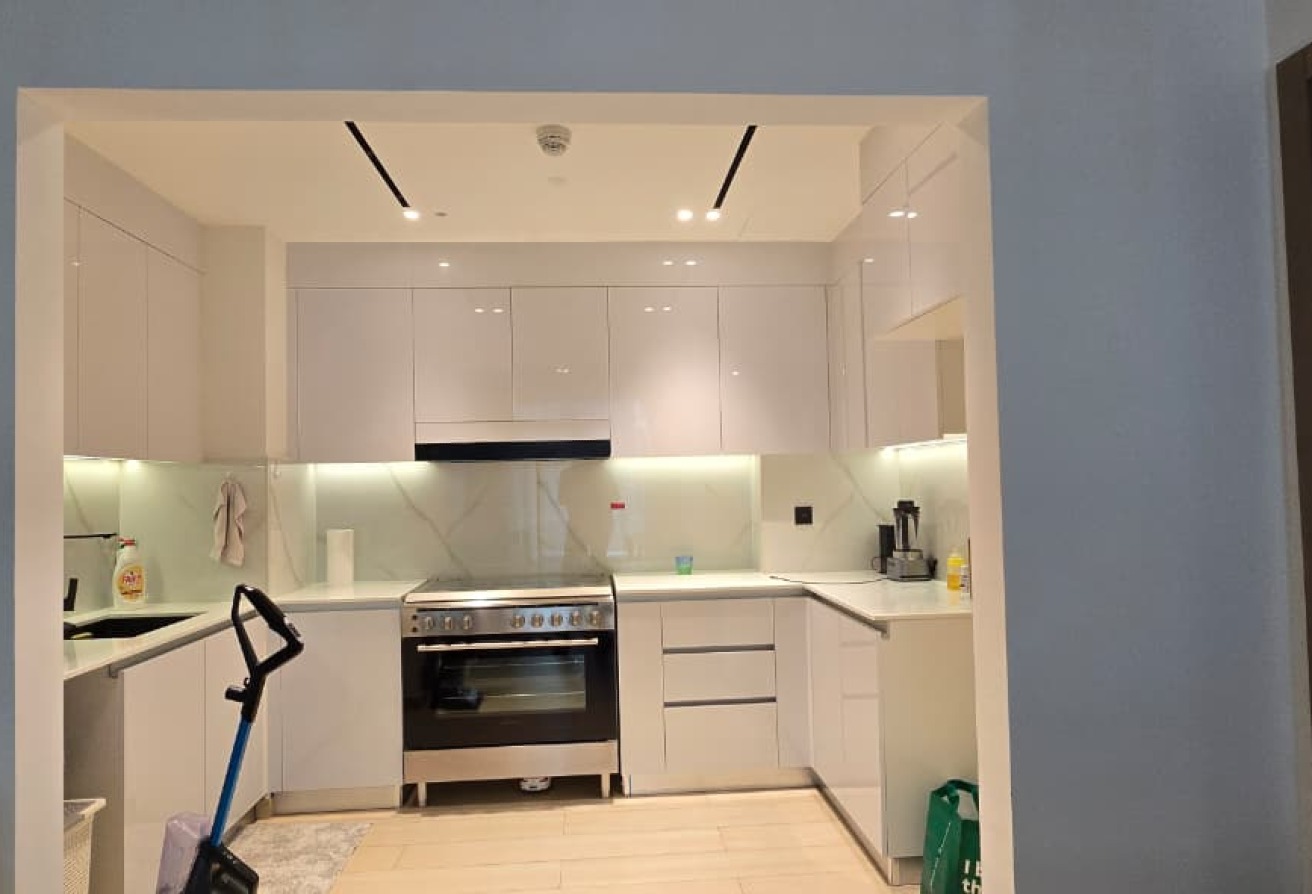 3 bedroom apartment in Binghatti Heights, Jumeirah Village Circle: 7