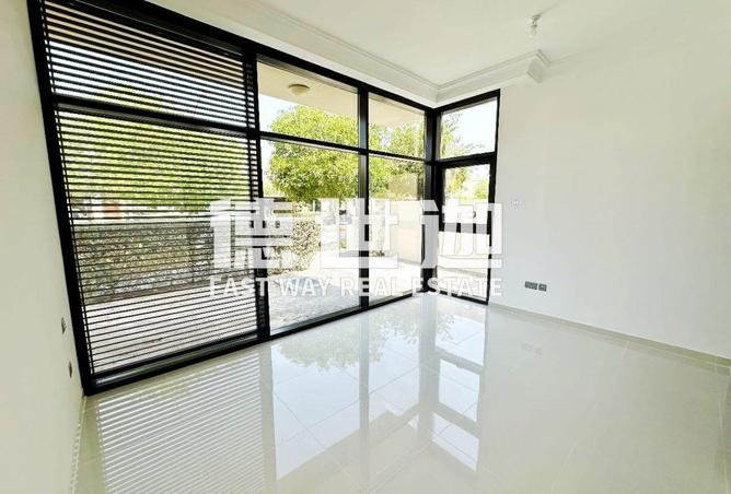 101280022 - Property Image 3