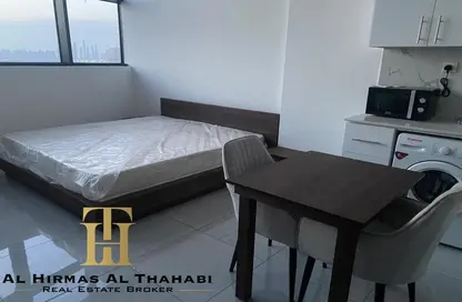 شقة - 1 حمام للايجار في برج او2 - منطقة 14 - قرية جميرا الدائرية - دبي