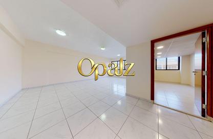 Apartment - 1 - 1 for rent in Golden Sands 2 - Al Mankhool - Bur Dubai - Dubai