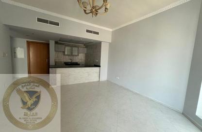 Apartment - 1 Bedroom - 1 Bathroom for rent in Al Majaz 3 - Al Majaz - Sharjah Apartment - 1 Bedroom - 1 Bathroom for rent in Al Majaz 3 - Al Majaz - Sharjah