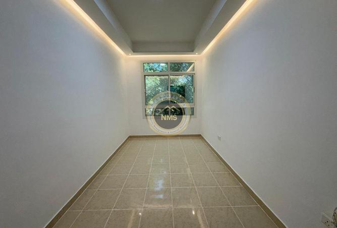 73841409 - Property Image 3