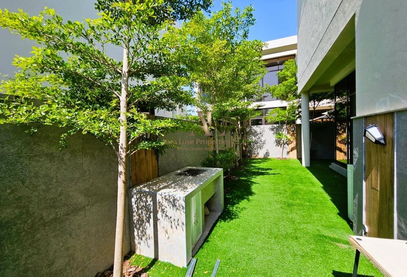 Fully Upgraded Corner Townhouse | Move-In Ready photo 11