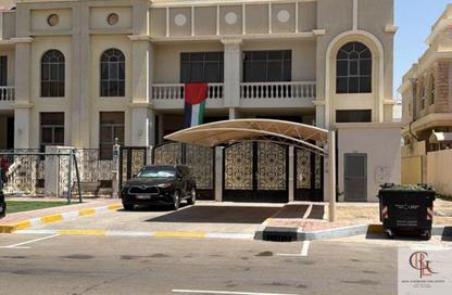 Villa - 4 Bedrooms - 5 Bathrooms for rent in Al Mushrif Villas - Al Mushrif - Abu Dhabi