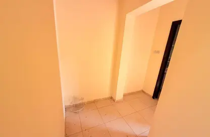 شقة - غرفة نوم - 1 حمام للايجار في مساكن كورنيش عجمان - طريق كورنيش عجمان - عجمان