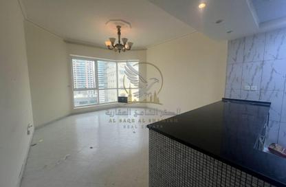 Apartment - 1 - 1 for rent in Al Majaz 3 - Al Majaz - Sharjah Apartment - 1 - 1 for rent in Al Majaz 3 - Al Majaz - Sharjah