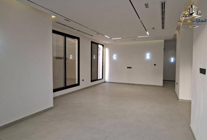 128817974 - Property Image 2