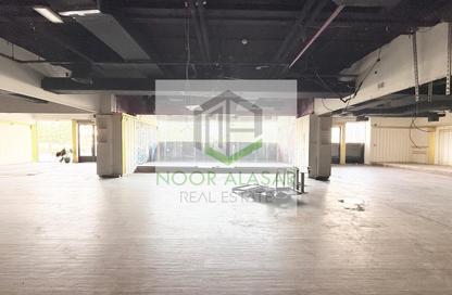 Retail - Studio - 2 Bathrooms for rent in Al Zarooni - Al Mamzar - Deira - Dubai