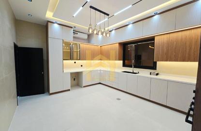Villa - 4 Bedrooms - 6 Bathrooms for sale in Al Mowaihat 1 - Al Mowaihat - Ajman Villa - 4 Bedrooms - 6 Bathrooms for sale in Al Mowaihat 1 - Al Mowaihat - Ajman