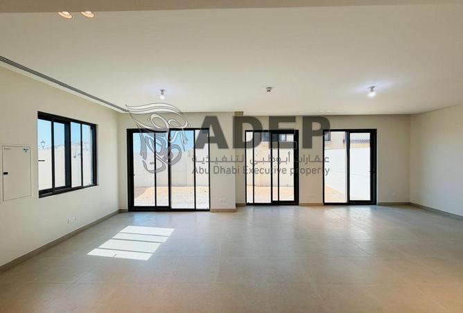 3-bed townhouse in Toledo · Maid's room — photo 2