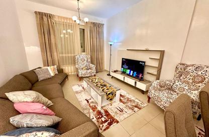 Apartment - 2 Bedrooms - 3 Bathrooms for rent in Rose Tower - Al Khan - Sharjah Apartment - 2 Bedrooms - 3 Bathrooms for rent in Rose Tower - Al Khan - Sharjah
