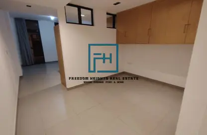 شقة - 1 حمام للايجار في الممشى - مويلح - الشارقة