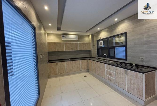 70270121 - Property Image 3