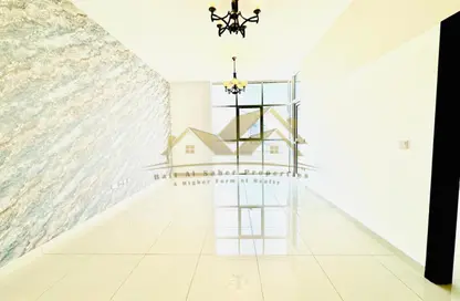 Apartment - 1 Bedroom - 2 Bathrooms for rent in Jumeirah Garden City - Al Satwa - Dubai