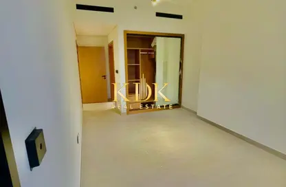 شقة - غرفة نوم - 2 حمامات للايجار في بن غاطي عنبر - منطقة 11 - قرية جميرا الدائرية - دبي شقة - غرفة نوم - 2 حمامات للايجار في بن غاطي عنبر - منطقة 11 - قرية جميرا الدائرية - دبي