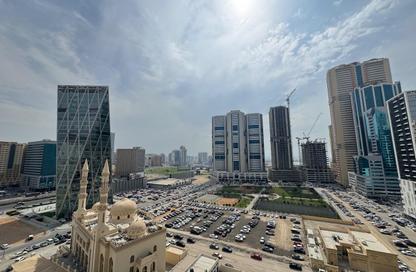 شقة - غرفة نوم - 2 حمامات للايجار في شارع التعاون - التعاون - الشارقة