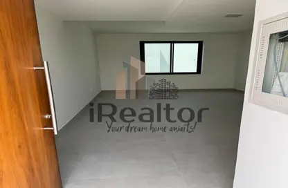 شقة - غرفة نوم - 2 حمامات للبيع في الغدير 2 - الغدير - أبوظبي