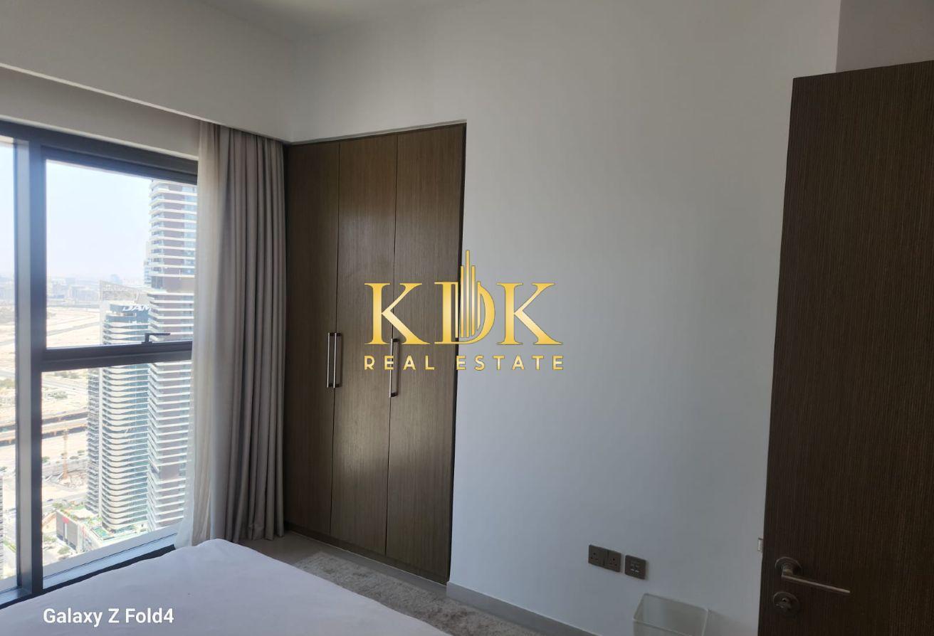Stylished 3 BR with Study Room | Burj Khalifa View photo 16