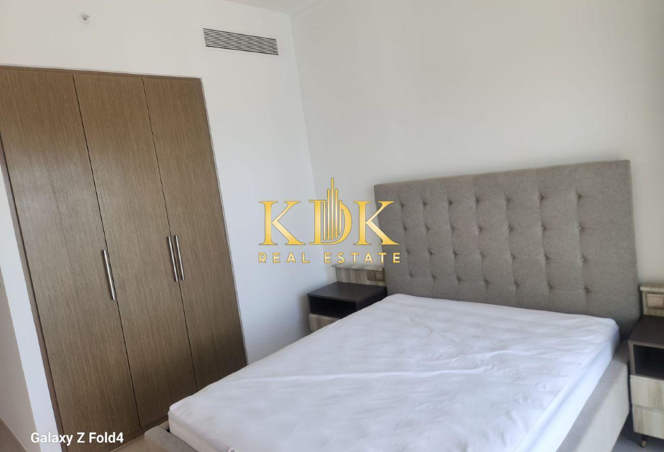 Stylished 3 BR with Study Room | Burj Khalifa View photo 8