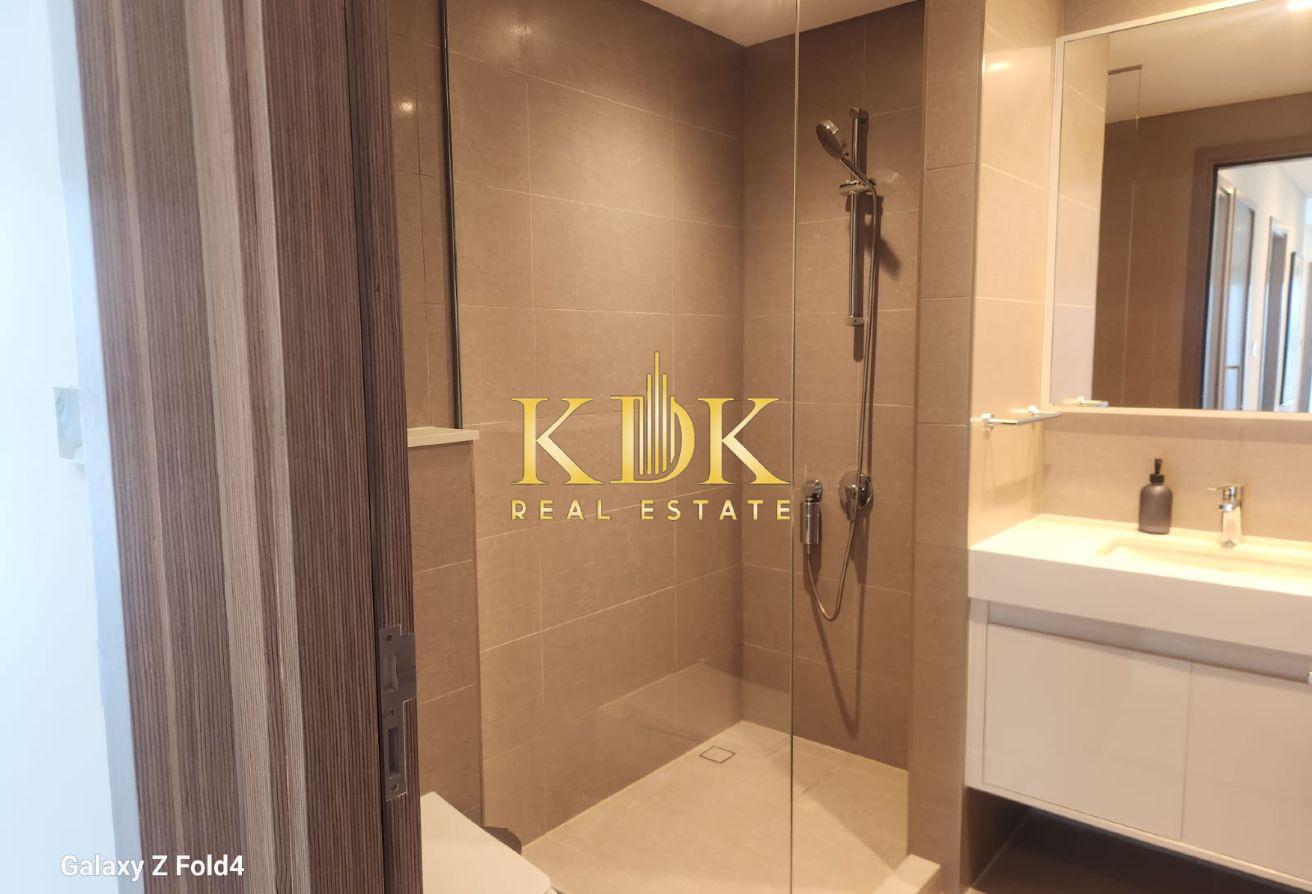 Stylished 3 BR with Study Room | Burj Khalifa View photo 19