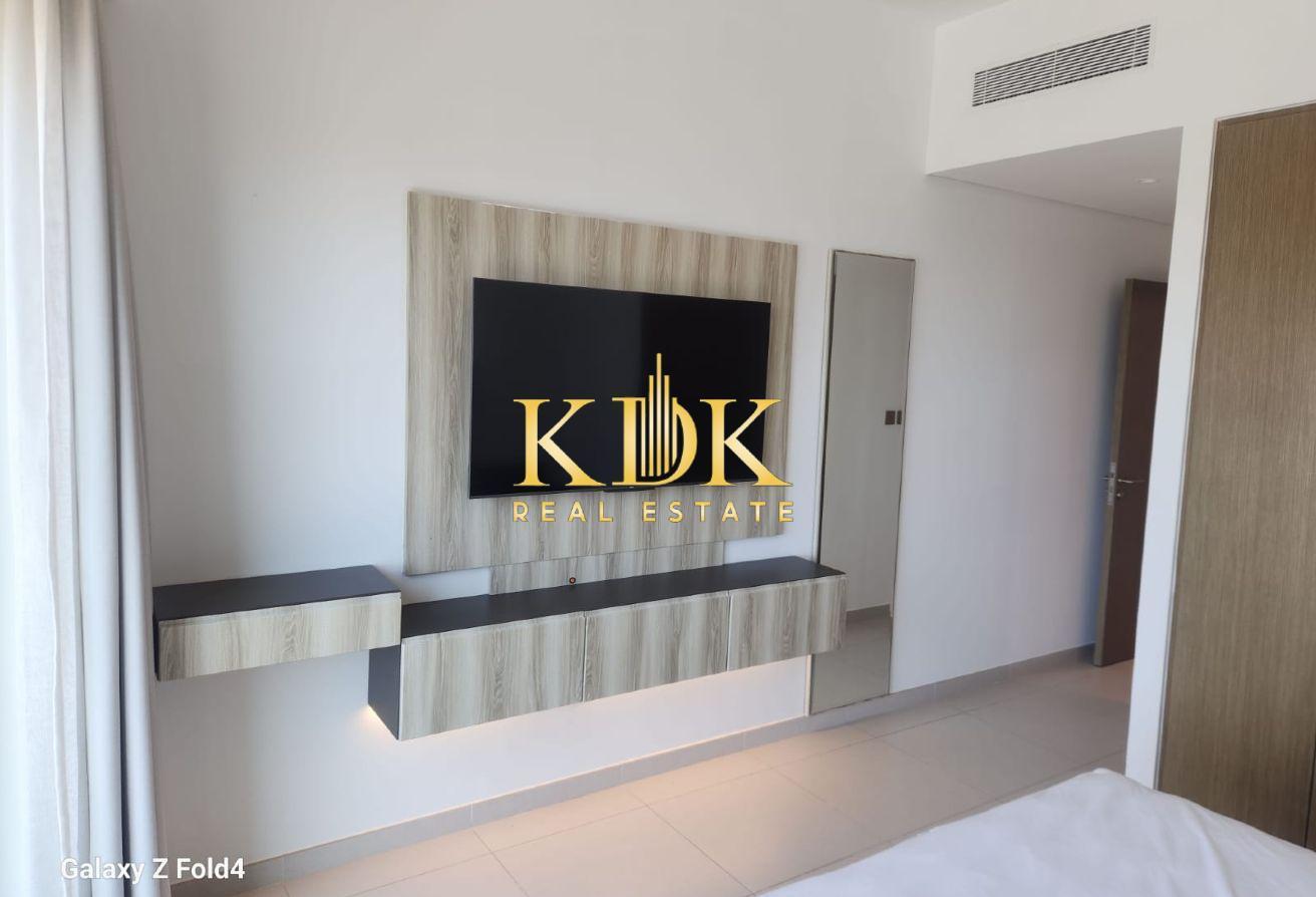 Stylished 3 BR with Study Room | Burj Khalifa View photo 10
