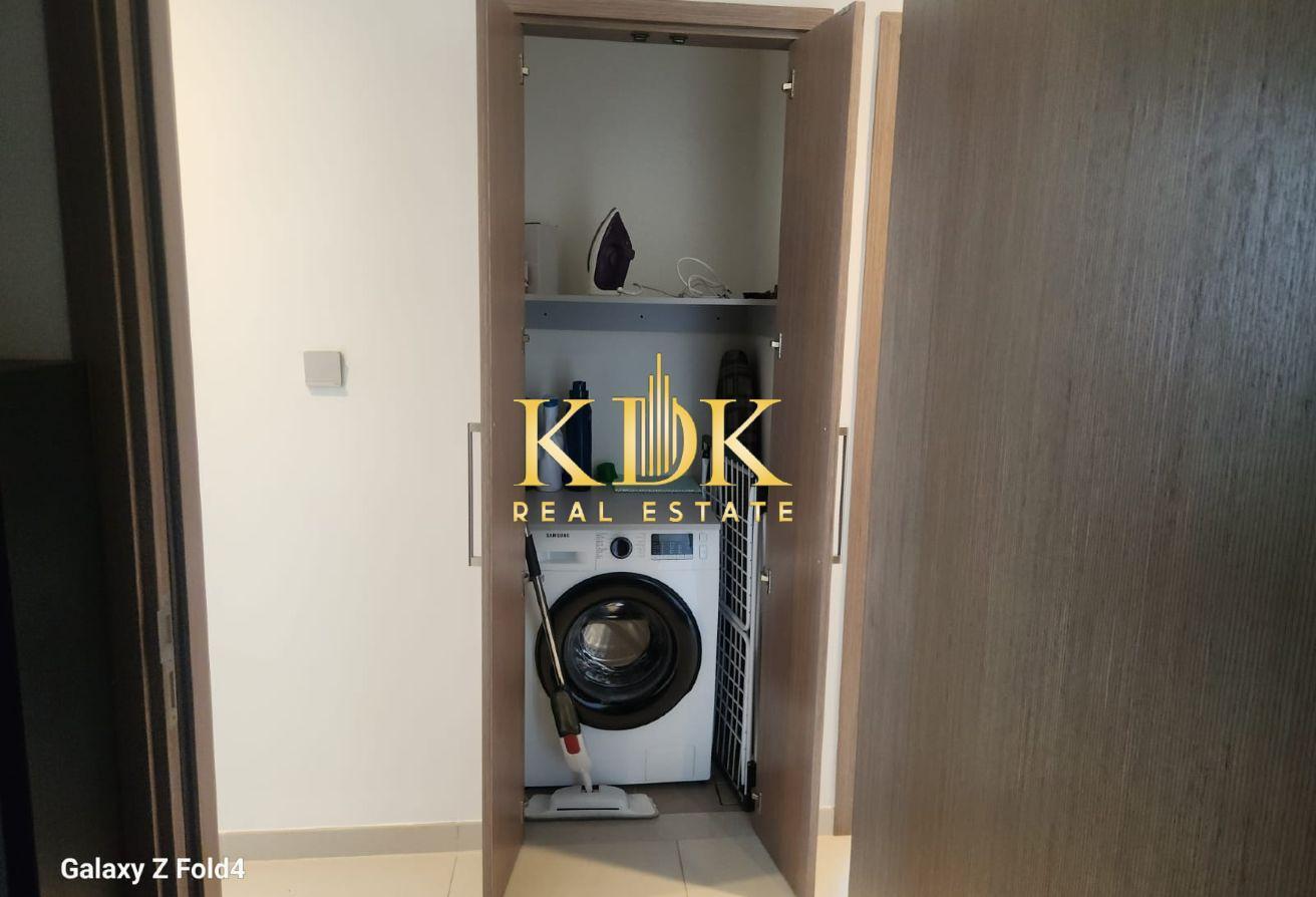 Stylished 3 BR with Study Room | Burj Khalifa View photo 23