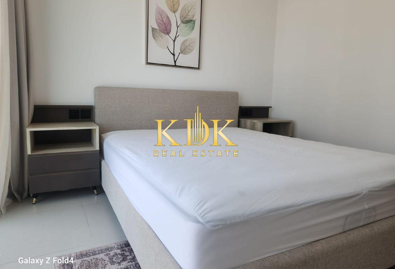Stylished 3 BR with Study Room | Burj Khalifa View photo 9