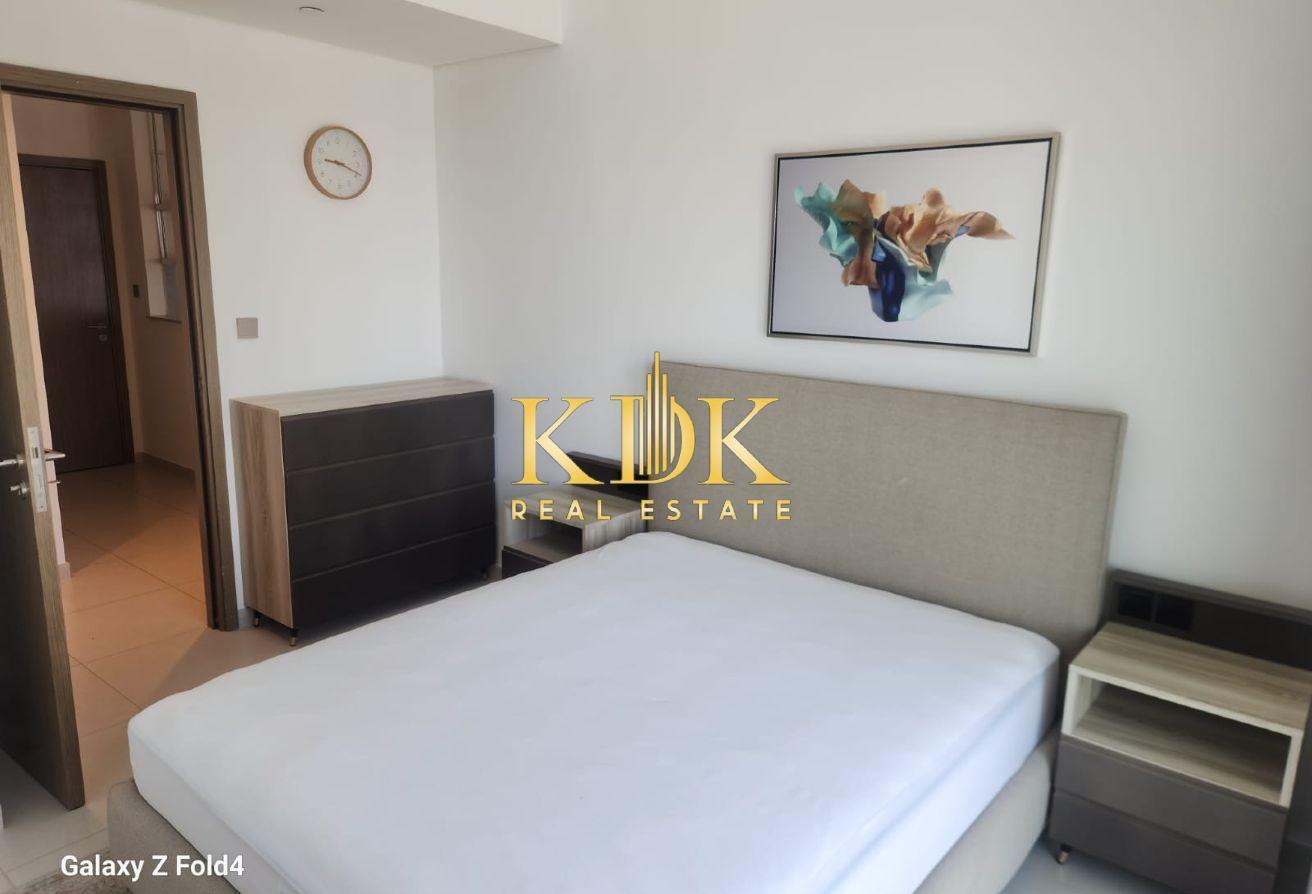 Stylished 3 BR with Study Room | Burj Khalifa View photo 3