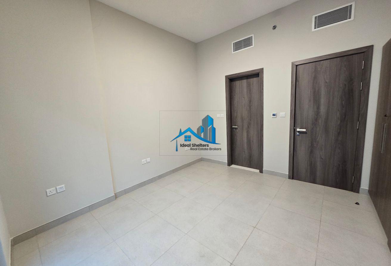 PETS FRIENDLY SPACIOUS M0DERN 0PEN PLAN LAY OUT photo 16