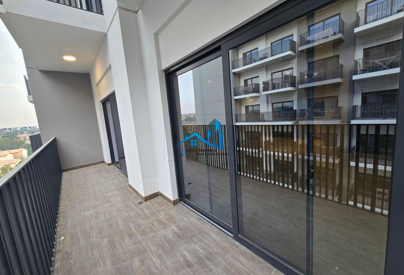 PETS FRIENDLY SPACIOUS M0DERN 0PEN PLAN LAY OUT photo 10