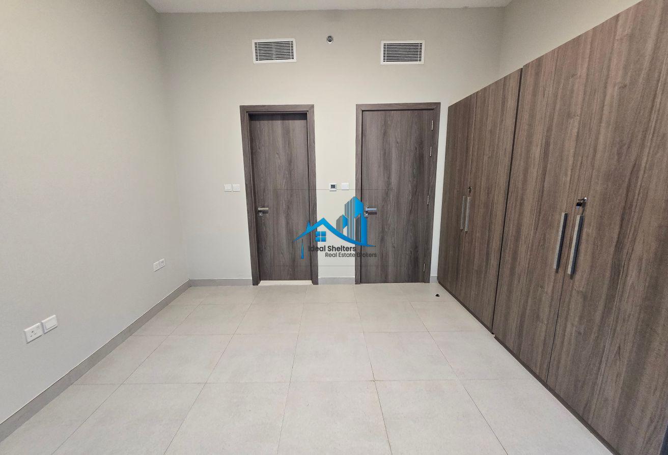 PETS FRIENDLY SPACIOUS M0DERN 0PEN PLAN LAY OUT photo 11