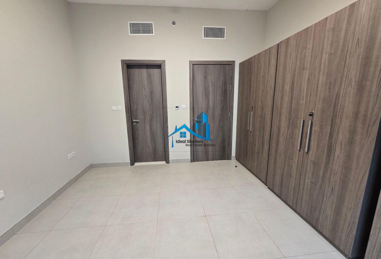 PETS FRIENDLY SPACIOUS M0DERN 0PEN PLAN LAY OUT photo 12