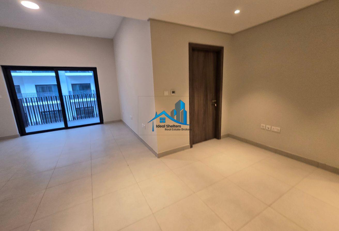 PETS FRIENDLY SPACIOUS M0DERN 0PEN PLAN LAY OUT photo 7