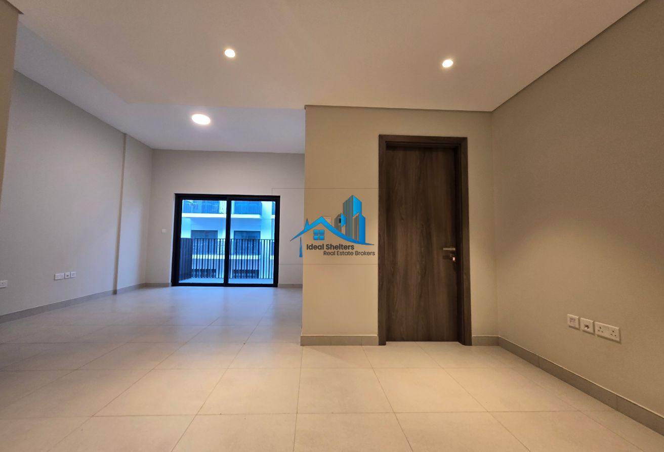 PETS FRIENDLY SPACIOUS M0DERN 0PEN PLAN LAY OUT photo 2