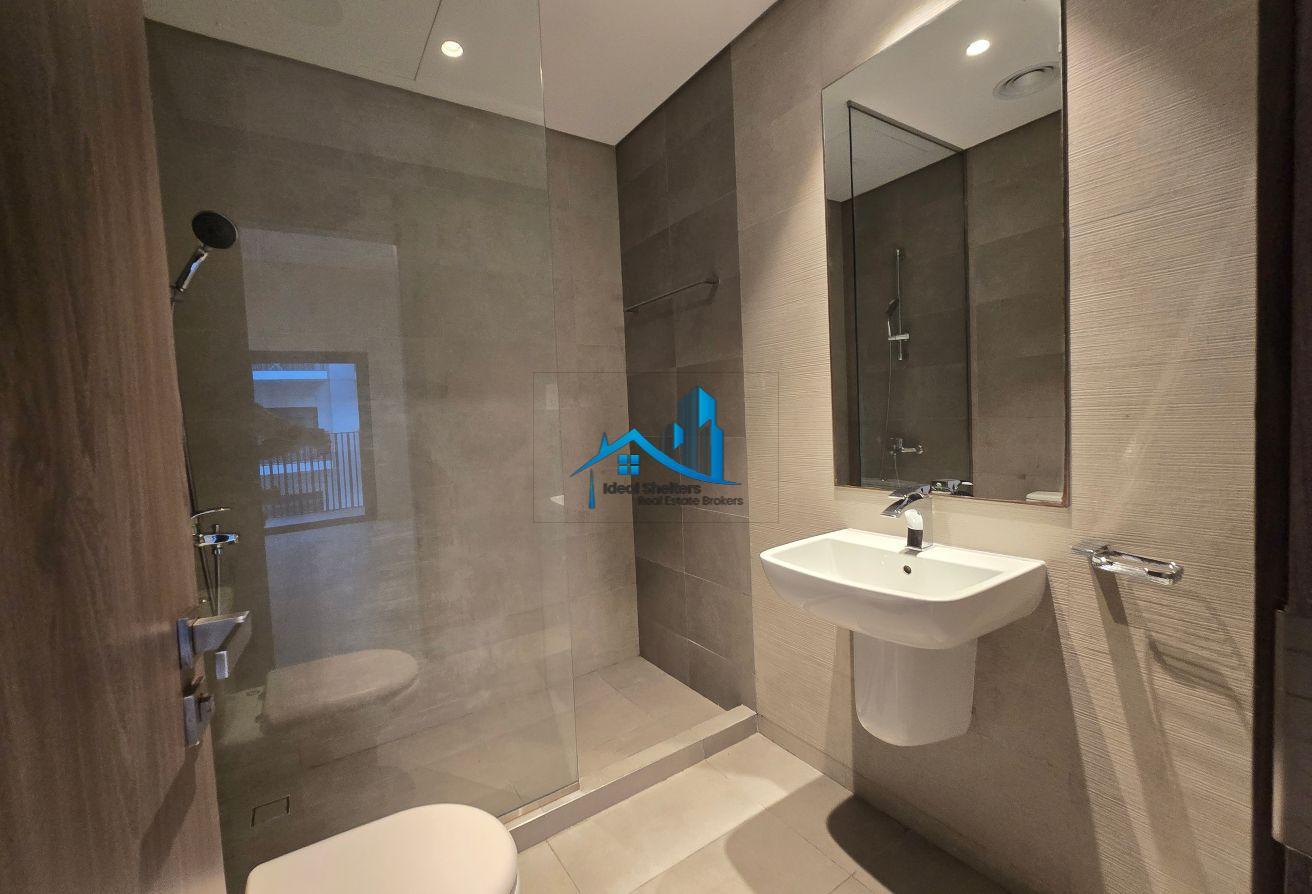 PETS FRIENDLY SPACIOUS M0DERN 0PEN PLAN LAY OUT photo 9